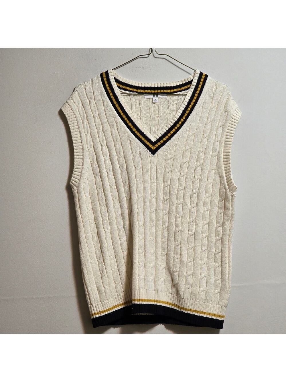 Uniqlo White Cable Knit Sweater Vest